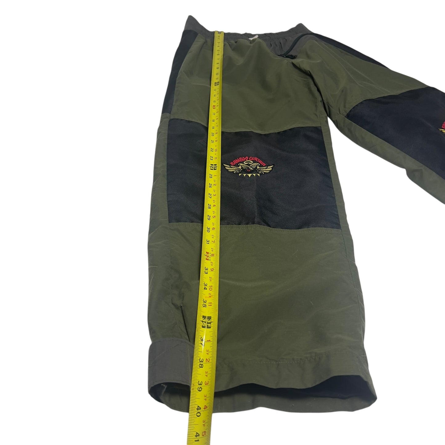 Bamboo Curtain 90s snowboard pants size shmedium