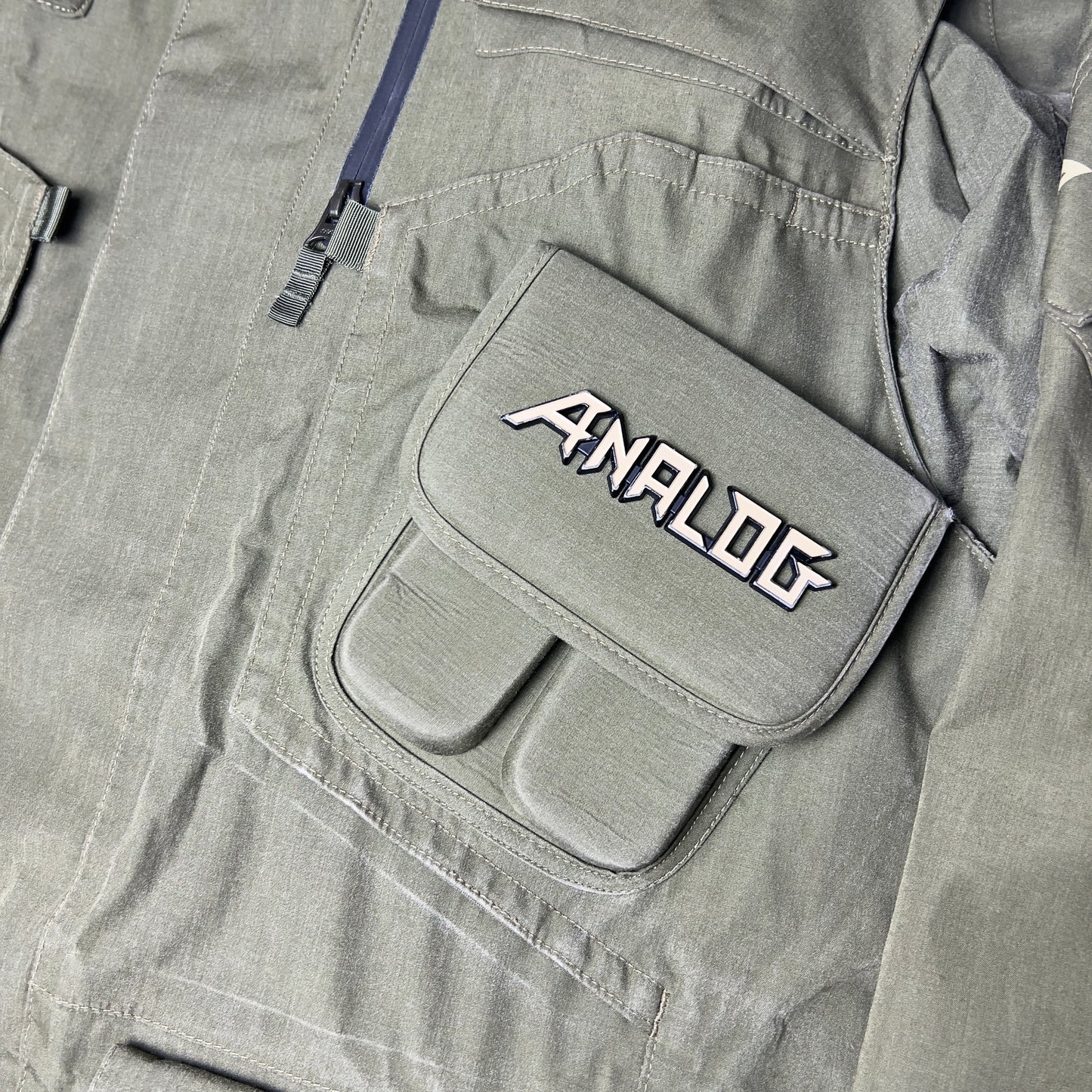 2005 Analog Burton Black Ops Snowboard Jacket Men’s Medium (Large fit)