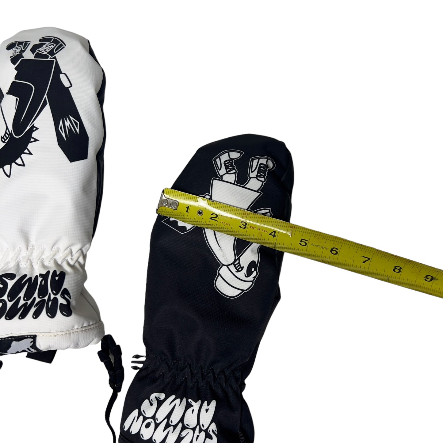 Salmon Arms Keenan Filmer “still sucks” mitten Men’s Medium