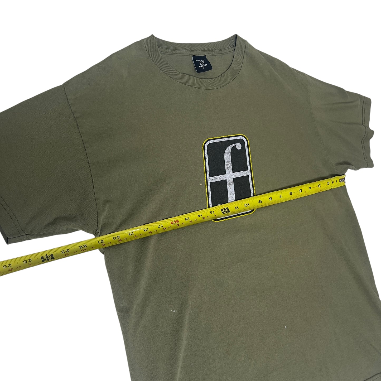 Forum Snowboards Y2K shirt men’s large