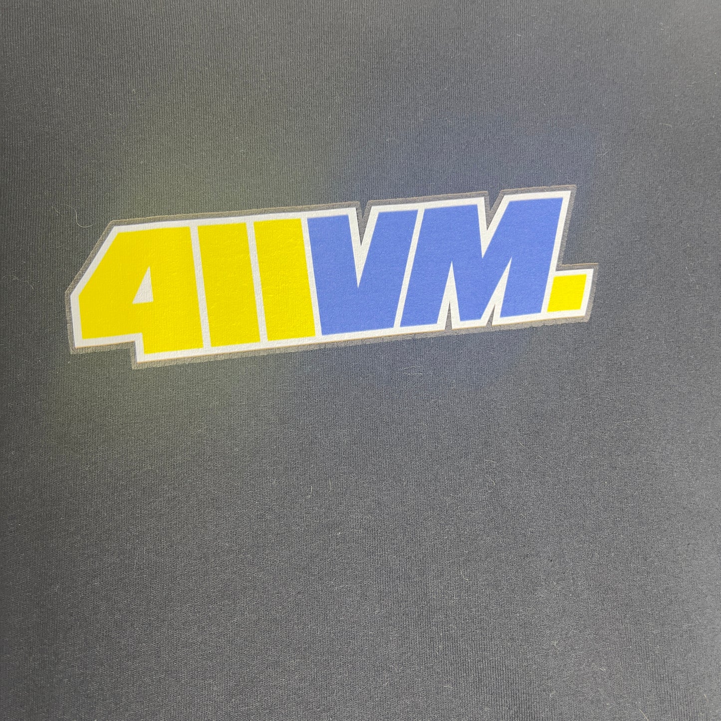 411vm Black shirt Men’s Large