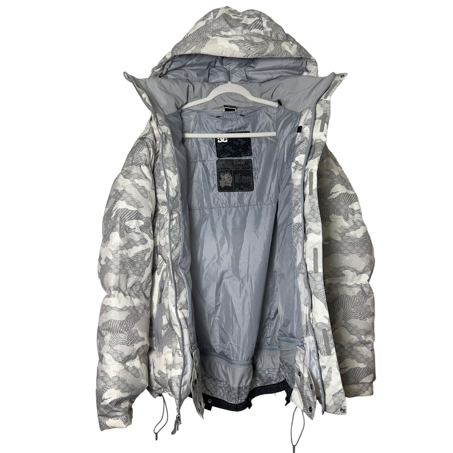 DC Snowboards Monogrammed Camo Down Puffer Men’s Large (L/XL fit)