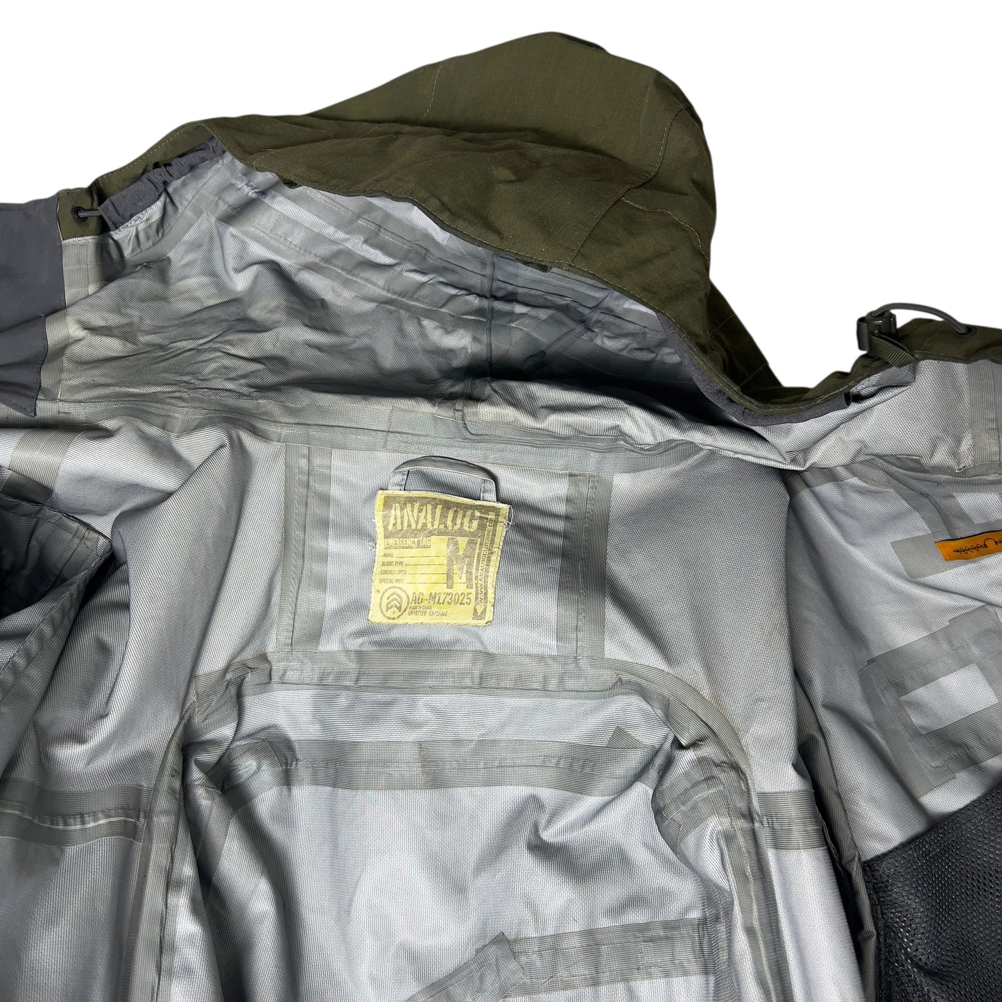 2005 Analog Burton Black Ops Snowboard Jacket Men’s Medium (Large fit)