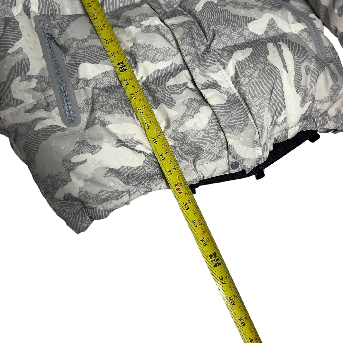 DC Snowboards Monogrammed Camo Down Puffer Men’s Large (L/XL fit)