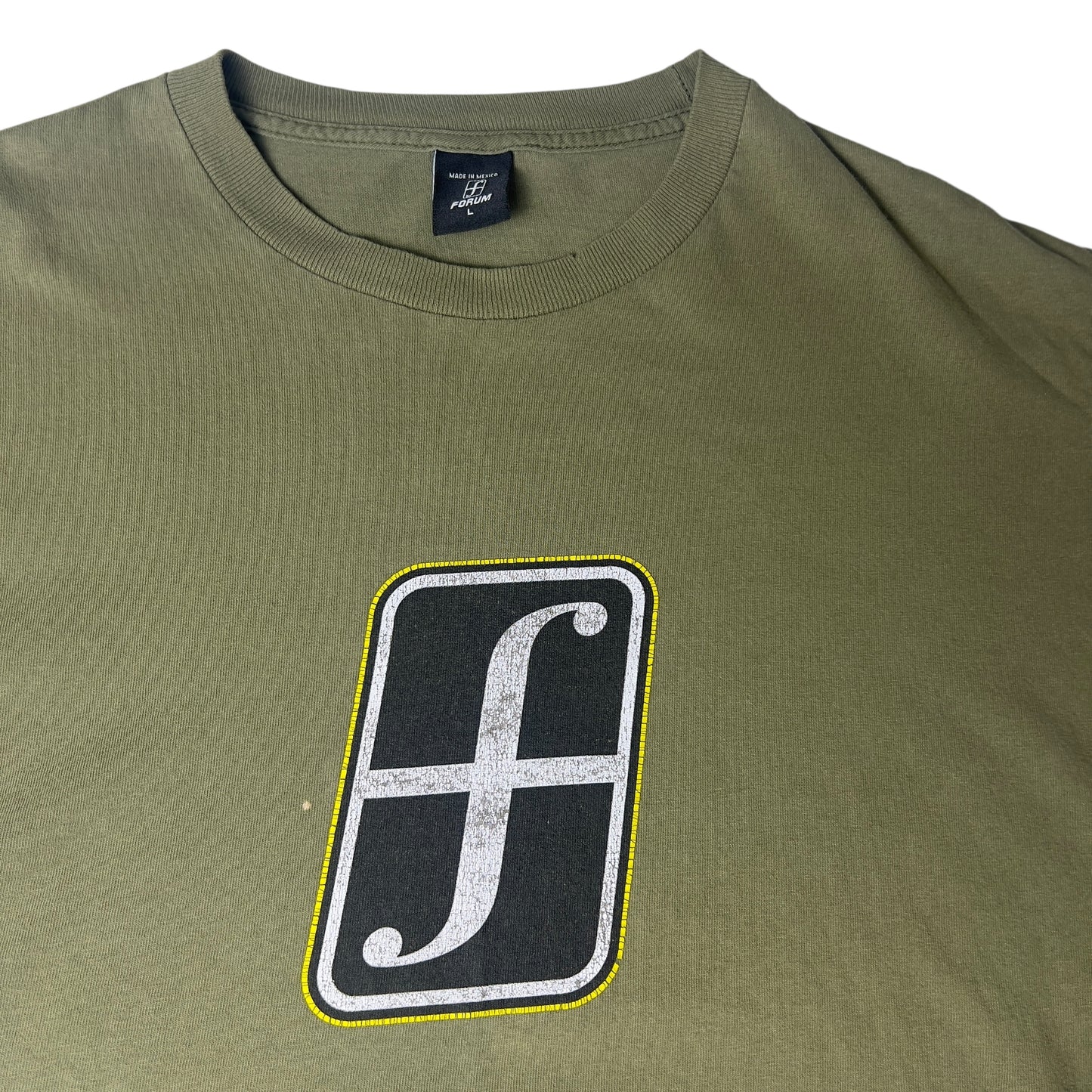Forum Snowboards Y2K shirt men’s large