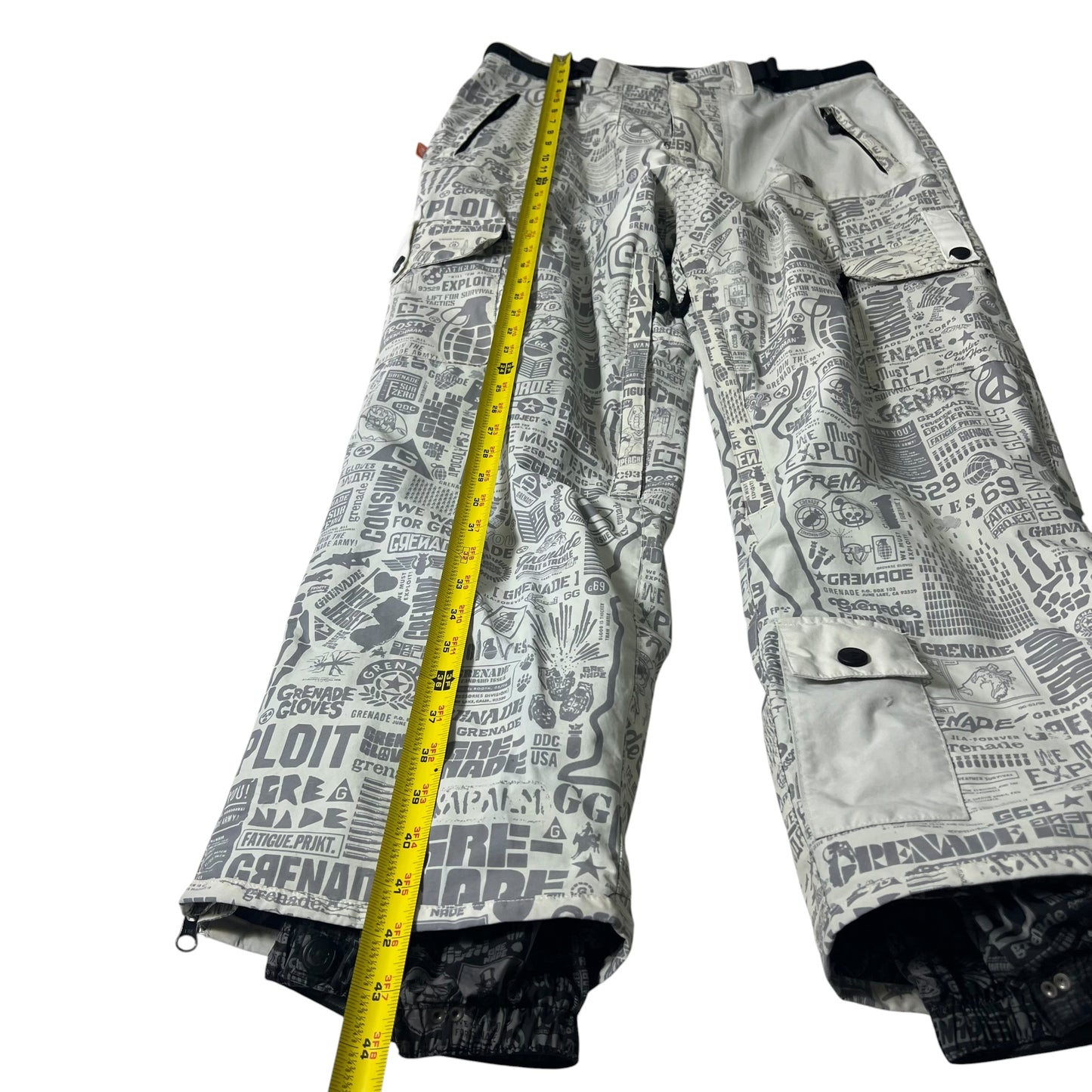 Grenade 07 fatigue project snowboard pants Men’s medium
