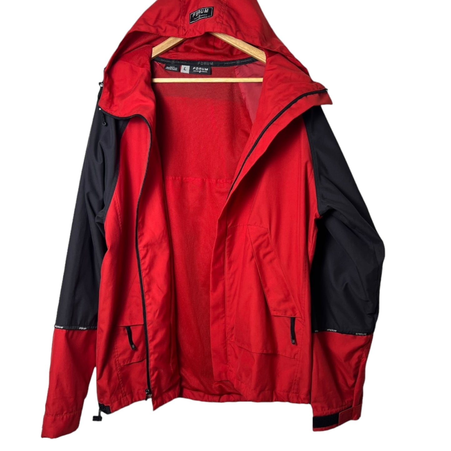 Forum Snowboards Red Shell Men's Large